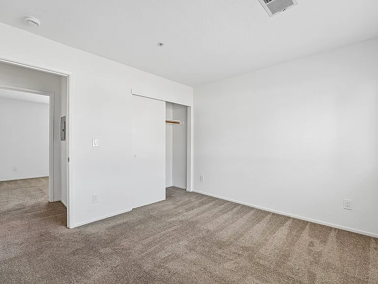 32-web-or-mls-403-425 Junction Ave 109A-S1807-028