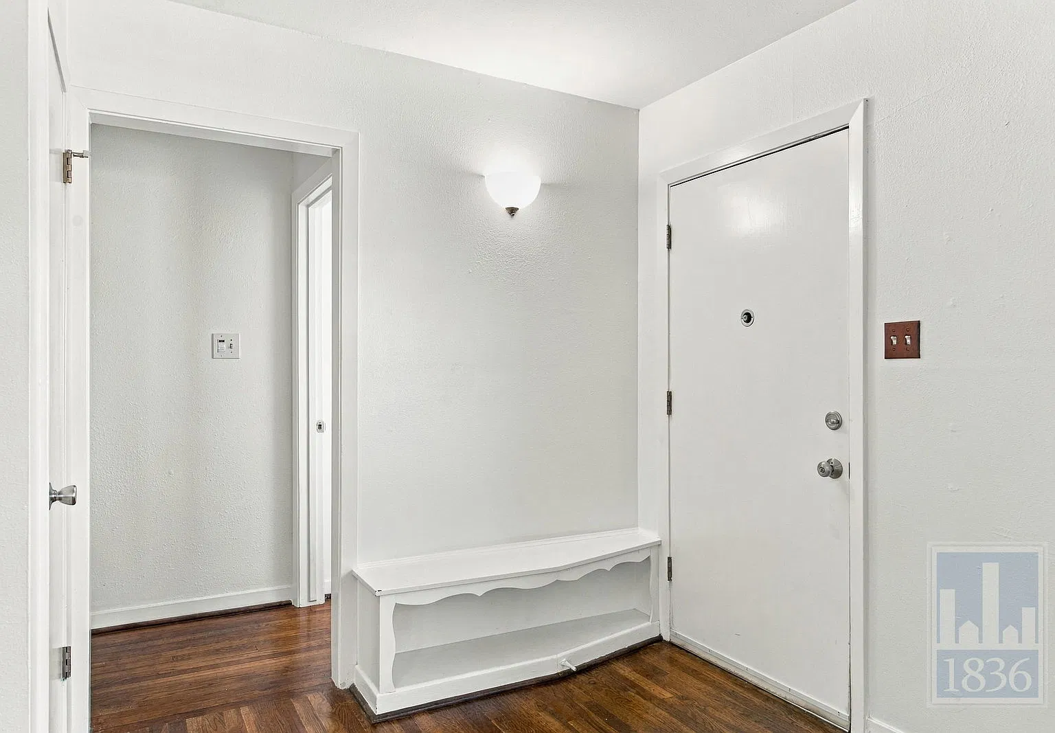 3 bed, 1.0 bath, 1257 sqft, $2,000 — Photo 2
