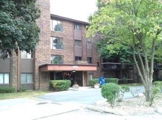 14621 Greenwood Rd APT 202, Dolton, IL 60419
