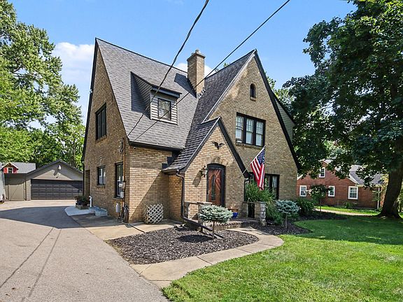 3rd image of 1214 Oakleigh Rd NW
