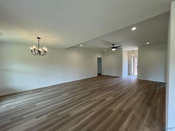 3rd image of 176 Midpark Dr