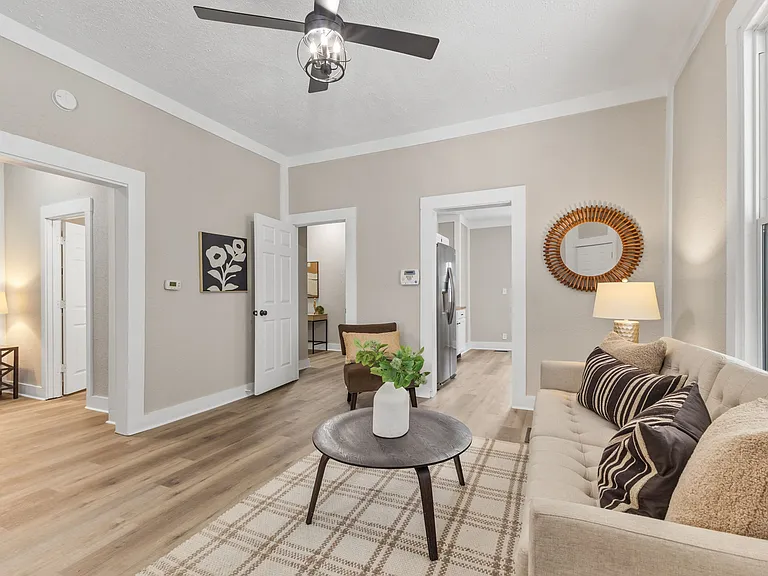 1153 Villa Ave — Photo 5