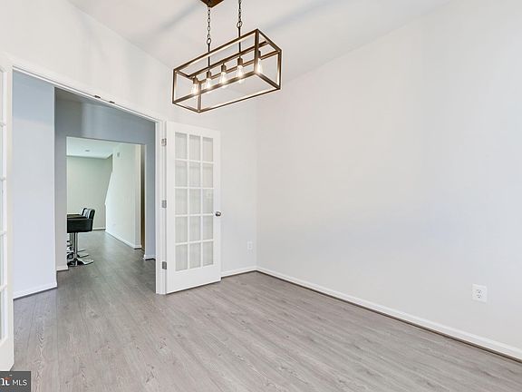 5th image of 15941 Coolidge Ave