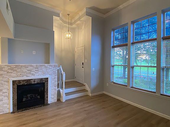 5th image of 15396 Rosemont Manor Dr #15
