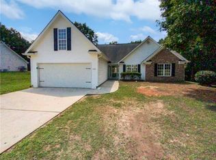 320 River Landing Dr, Monroe, GA 30656
