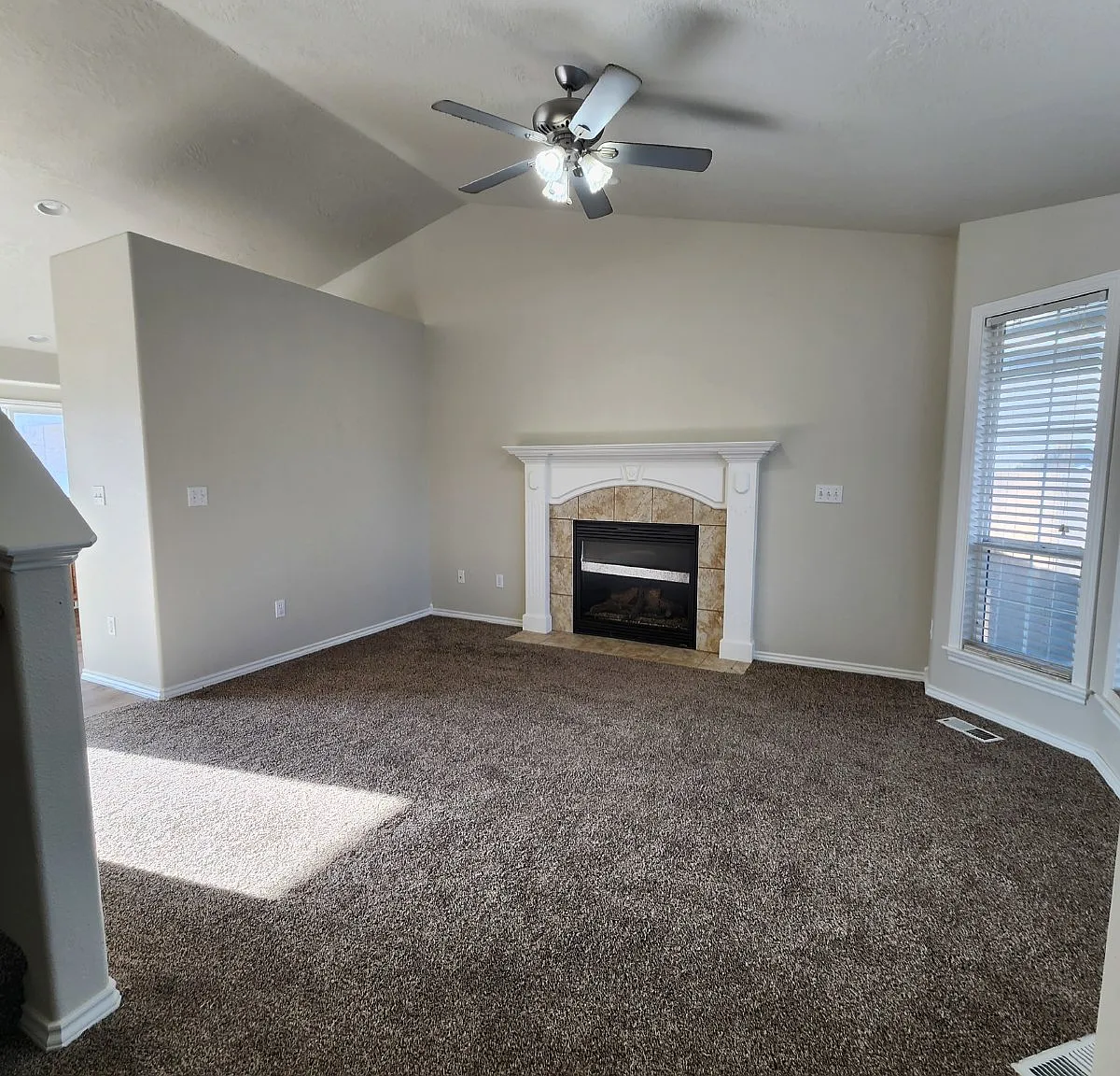 4 bed, 2.5 bath, 1604 sqft, $2,250 — Photo 3