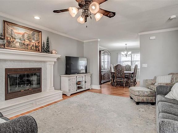 5th image of 708 Hawthorne Ct