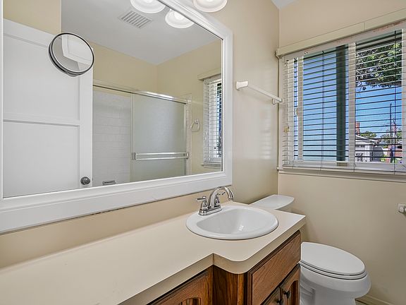 3rd image of 3042 Petaluma Ave