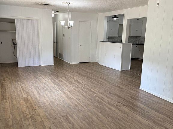 5th image of 1021 Hirschi Ln