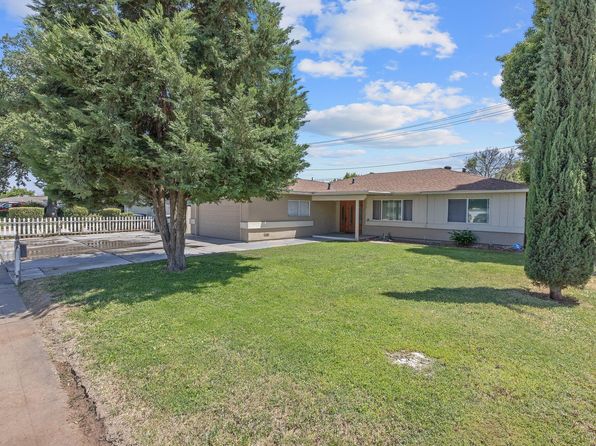 2313 W Cambridge Avenue, Visalia, CA 93277
