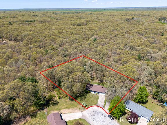 3rd image of 4500 Arbutus Ct