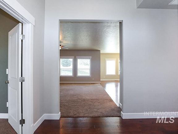 5th image of 2518 W Miller Ct