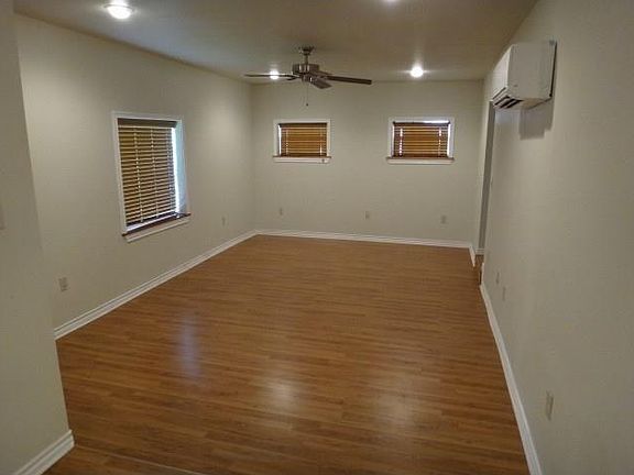 4th image of 5721 Ellison Ave