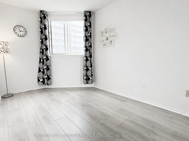 1055 Bay St #2112 — Photo 7