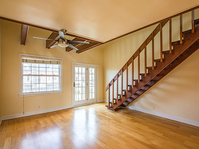 1550 Palm Ave — Photo 8