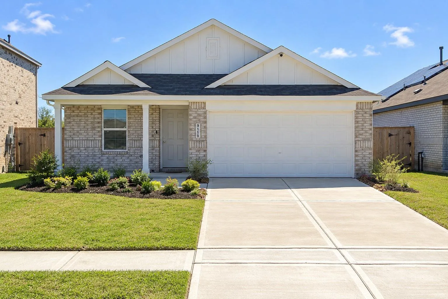4 bed, 2.0 bath, 1720 sqft, $2,195 — Photo 1