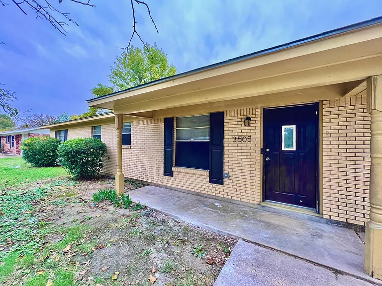 3505 Northpark Dr — Photo 2