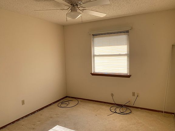 4th image of 2606 NW 78th St