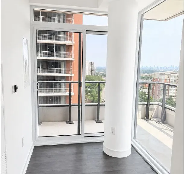 4010 Eglinton Ave W #913 — Photo 6