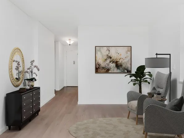 555 Kappock Street image 9 of 16