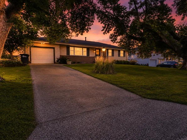 111 S 111th St, Omaha, NE 68154