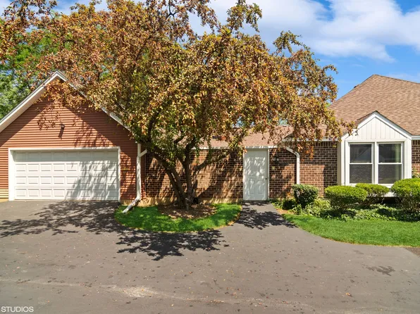 4 Attleboro On Auburn, Rolling Meadows, IL 60008