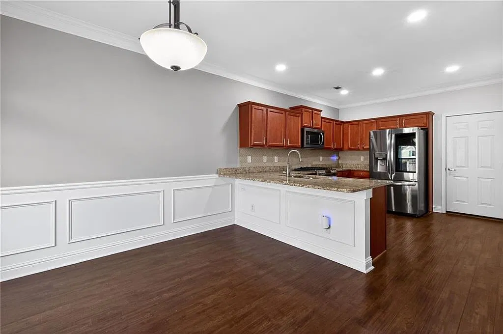 4 bed, 2.5 bath, 2186 sqft, $2,640 — Photo 4