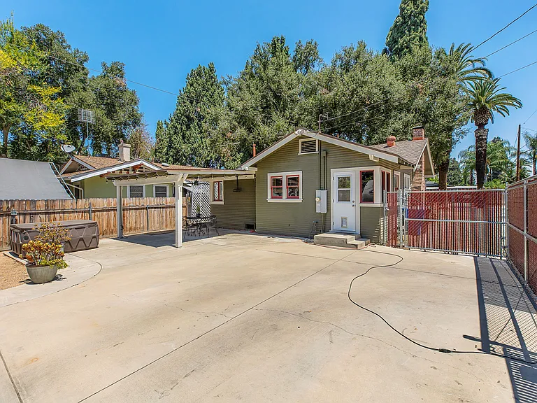 3844 Linwood Pl — Photo 32