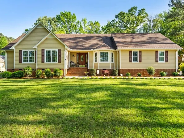 202 Pucketts Pointe Rd, Greenwood, SC 29649