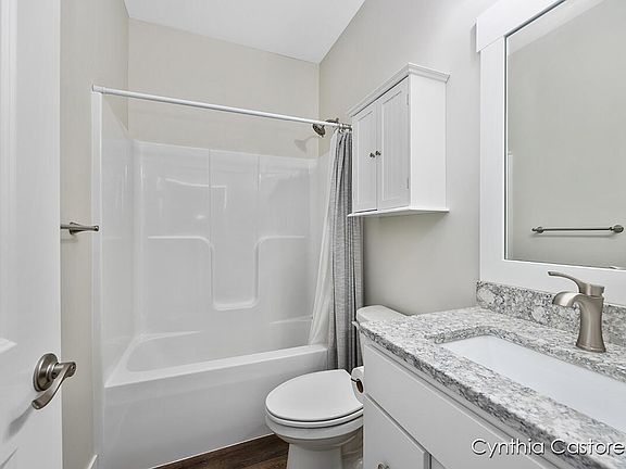 5th image of 874 Winchester St
