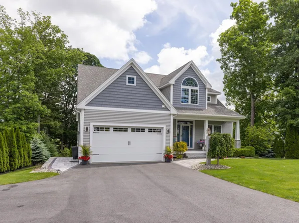 8 Van Etten Drive, Greenland, NH 03840