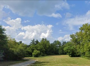 210 E Hintz Rd, Arlington Heights, IL 60004