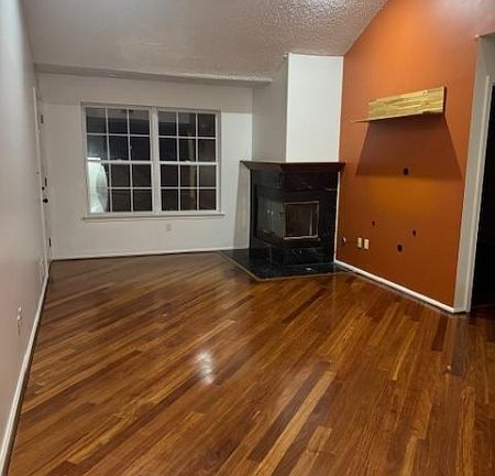 2nd image of 1026 Castle Rd
