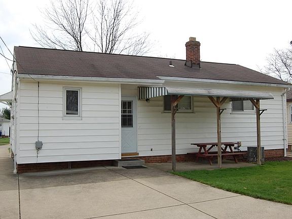 3rd image of 243 Deborah Ln