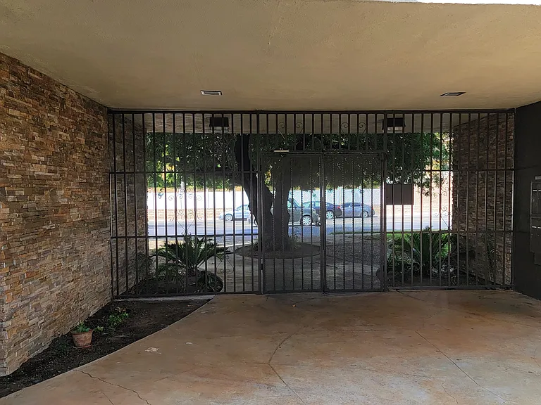 8740 Topanga Canyon Blvd #6 — Photo 33