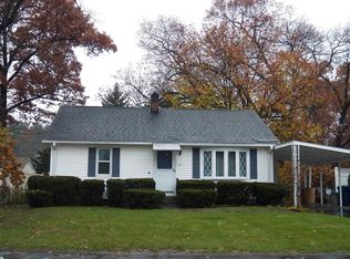 17 Larchwood St, West Springfield, MA 01089