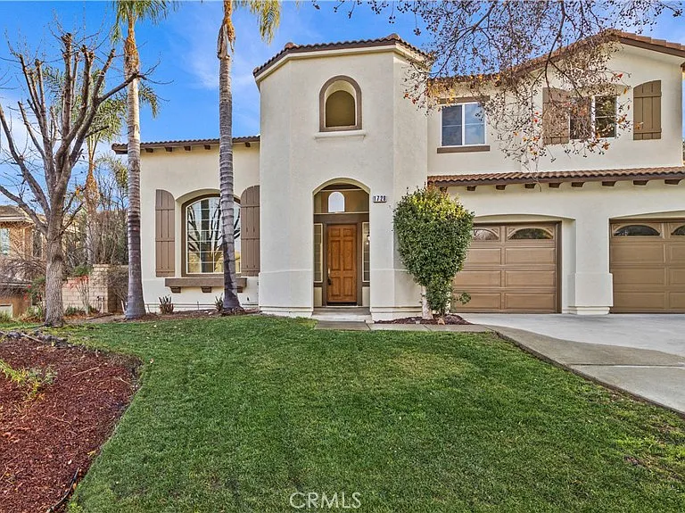 1728 Tamarron Dr — Photo 2