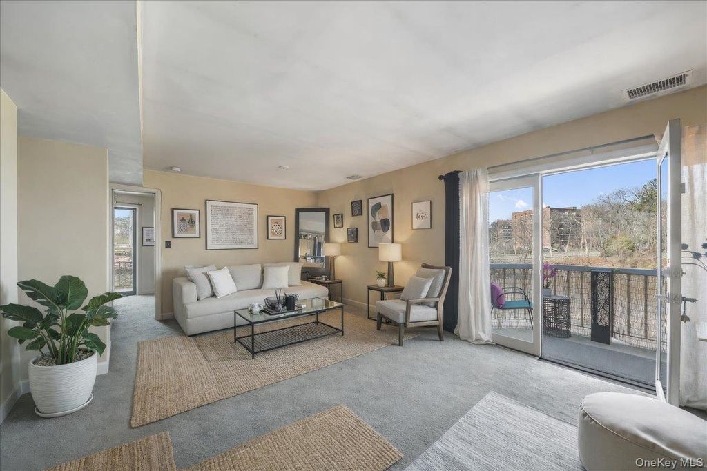 37 Harbor Lane #2A, New Rochelle, NY - View 2