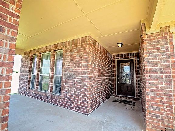 5th image of 1124 Colony Dr