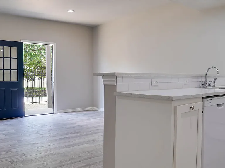 7800 Willowood Ln #B1 — Photo 3