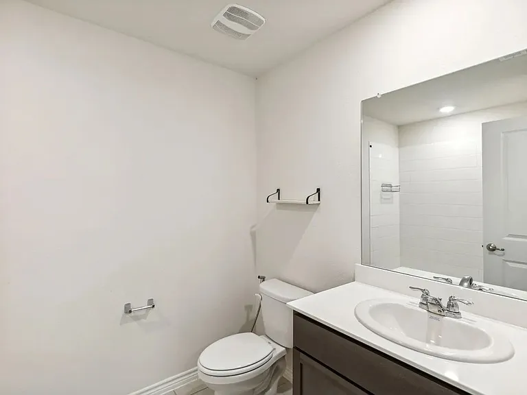 401 Gallop Dr — Photo 24