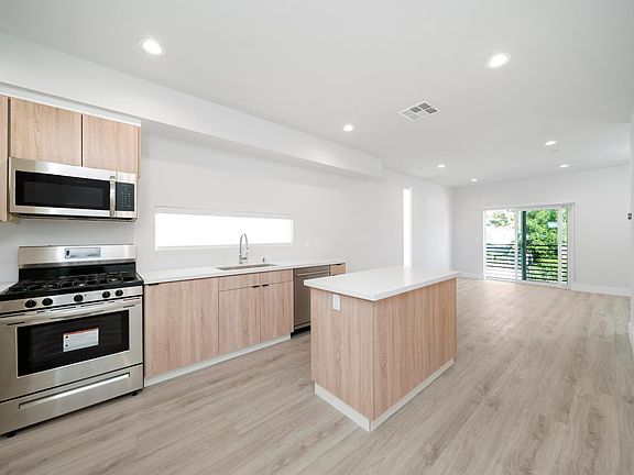 3rd image of 5221 Cleon Ave #5221