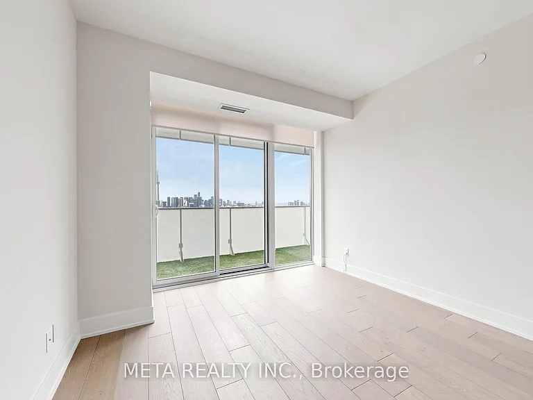 200 Bloor St W #2502 — Photo 6