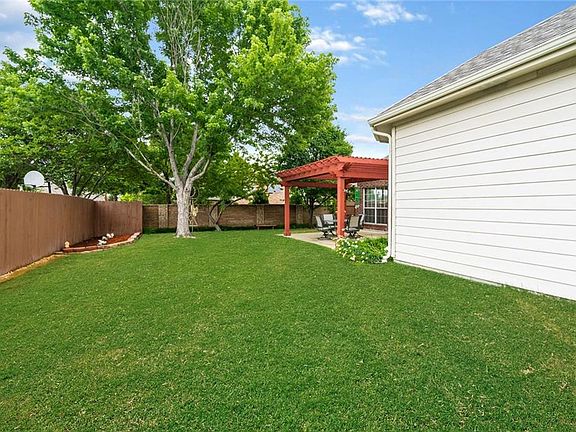 5th image of 7229 Country Club Dr