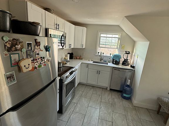 4th image of 70 Nethermont Ave Floor 2