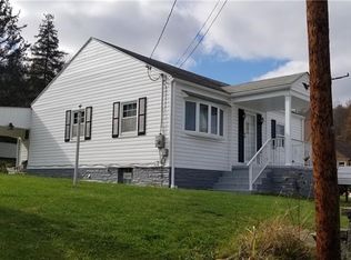 11 Charles St, Burgettstown, PA