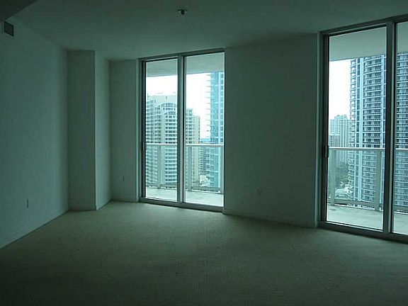 4th image of 300 S Biscayne Blvd #T-3708