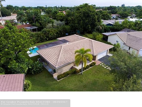 4th image of 11241 NW 36th St