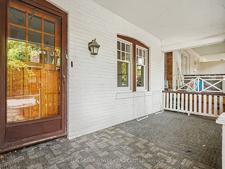 118 Castlefield Ave — Photo 3