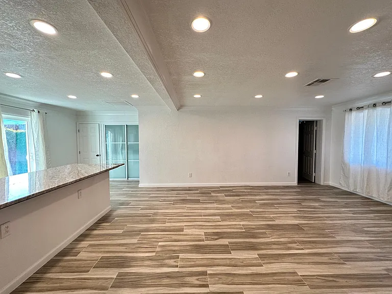 837 W Elna Rae St — Photo 6